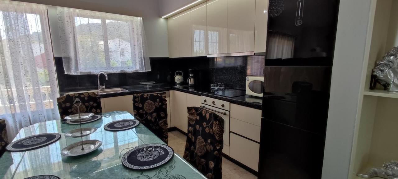 Ixian House Apartment Bagian luar foto