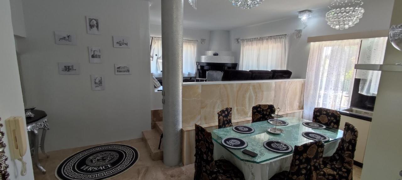 Ixian House Apartment Bagian luar foto